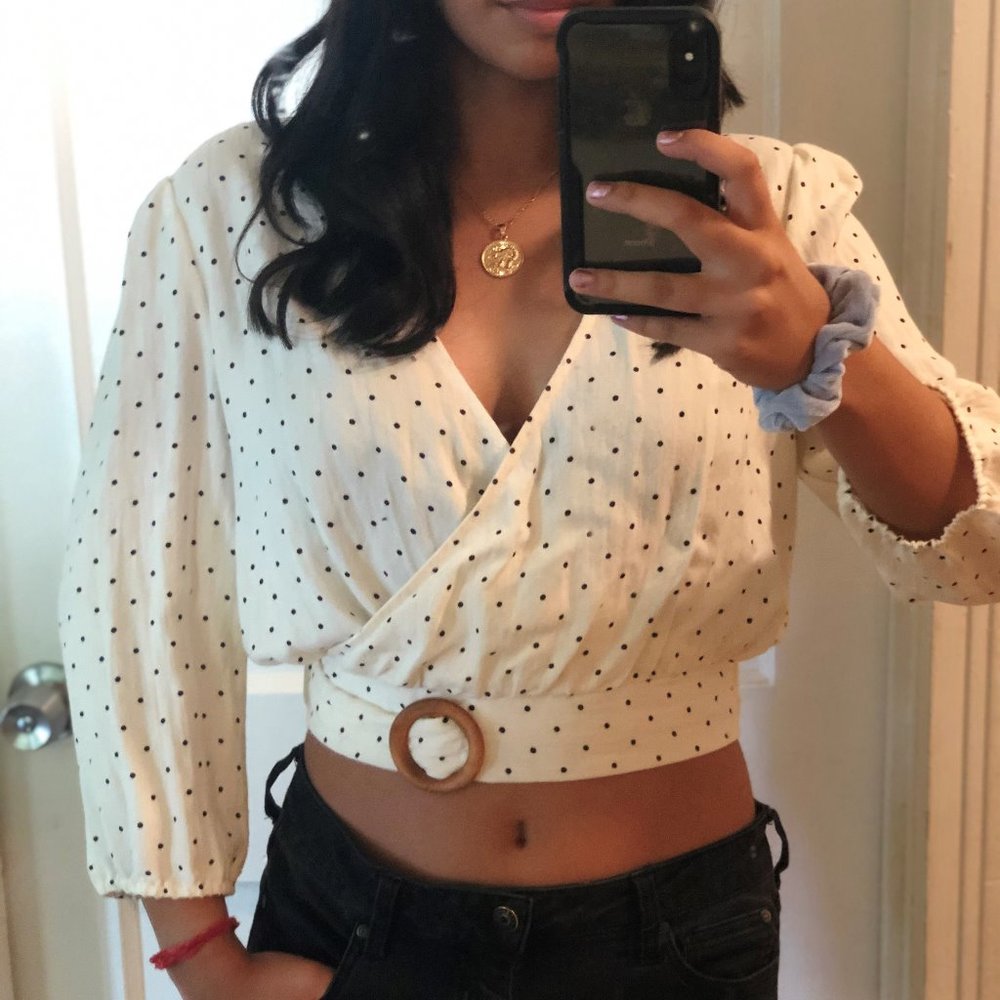 Polka Dot Cropped V-Neck | Franchesca's |